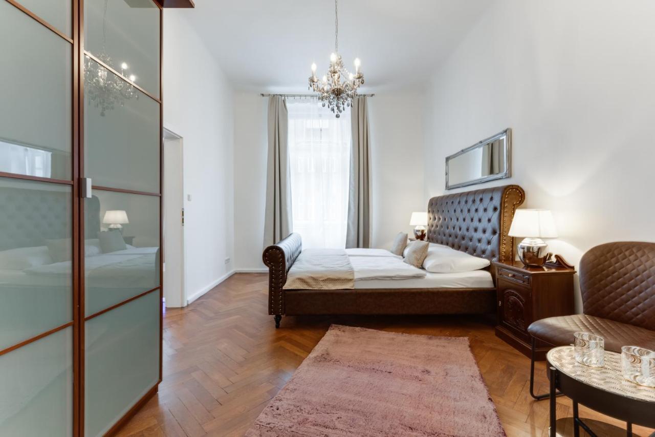 Luxury Riverside Apartments In The Center Of פראג מראה חיצוני תמונה