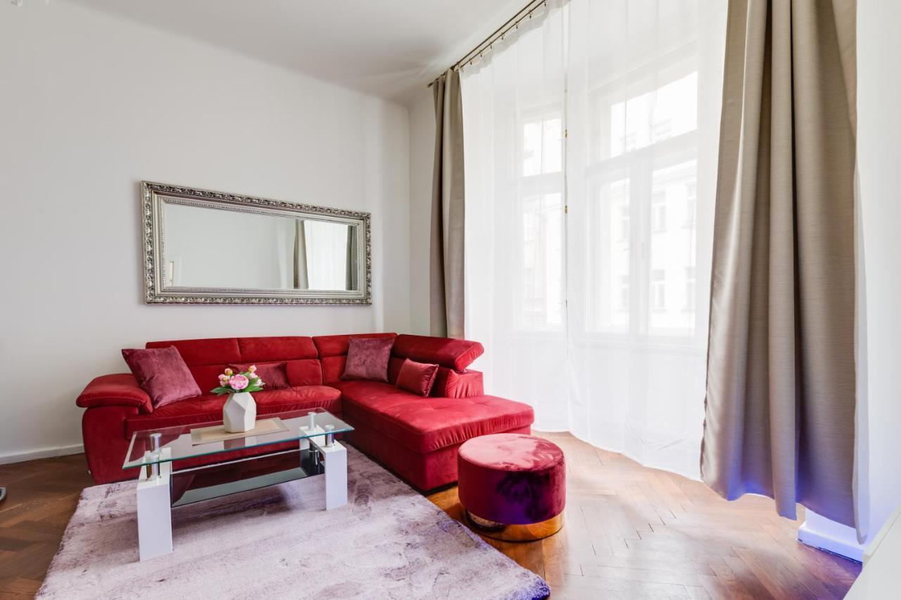 Luxury Riverside Apartments In The Center Of פראג מראה חיצוני תמונה