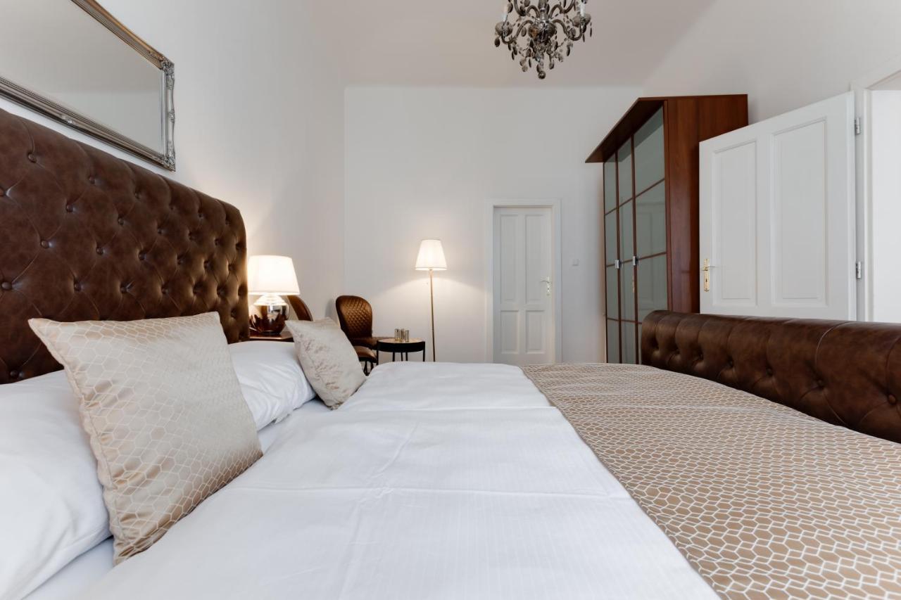 Luxury Riverside Apartments In The Center Of פראג מראה חיצוני תמונה