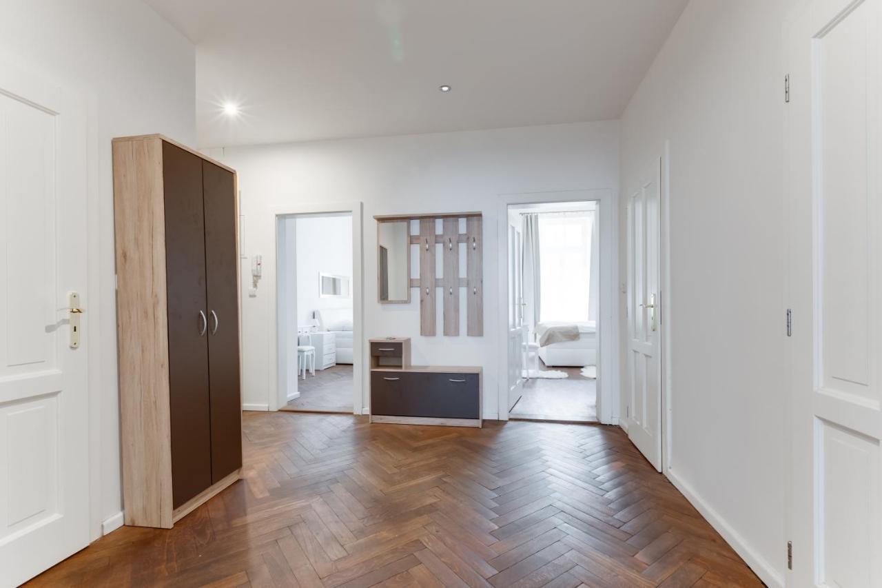 Luxury Riverside Apartments In The Center Of פראג מראה חיצוני תמונה