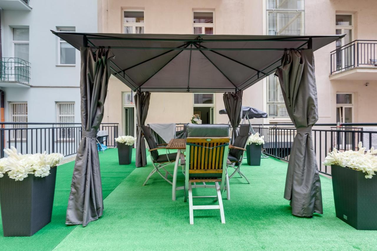 Luxury Riverside Apartments In The Center Of פראג מראה חיצוני תמונה