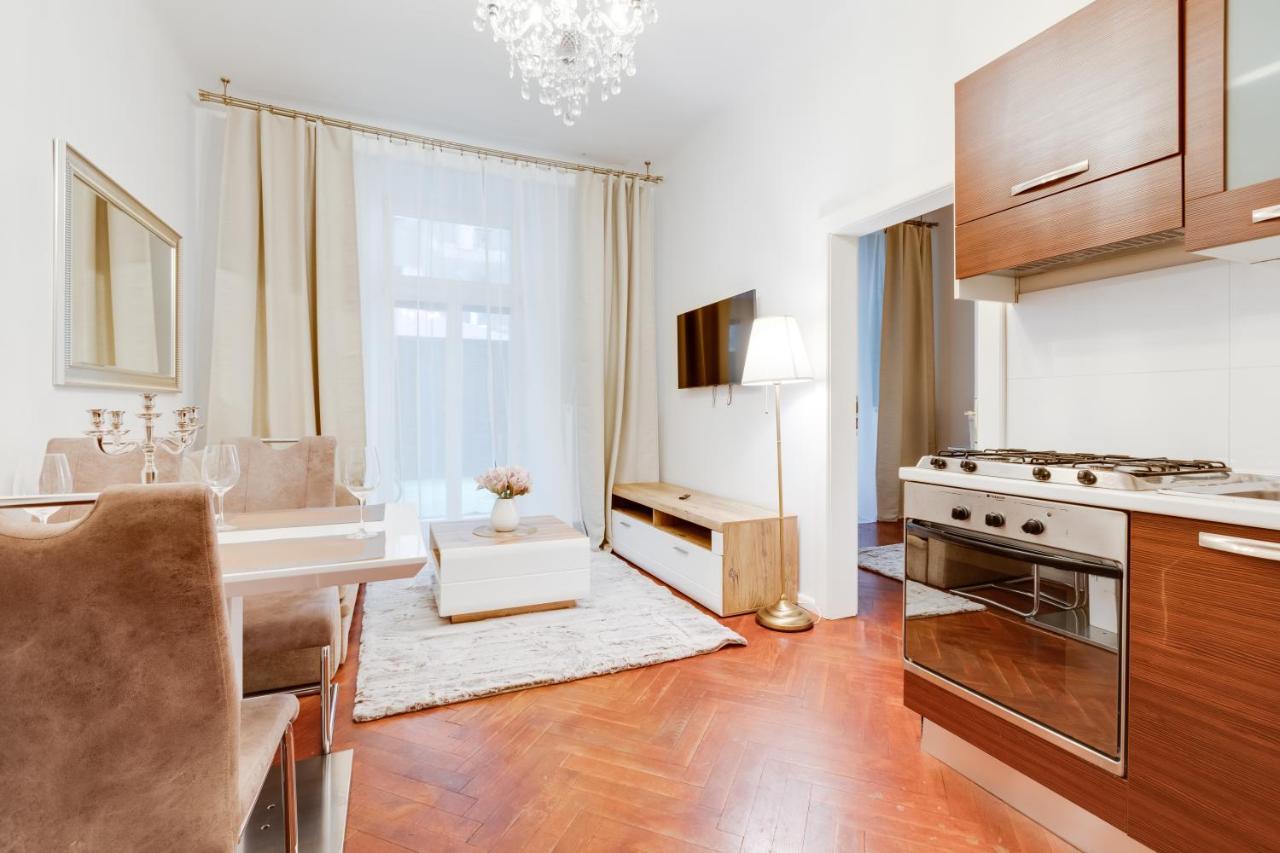 Luxury Riverside Apartments In The Center Of פראג מראה חיצוני תמונה
