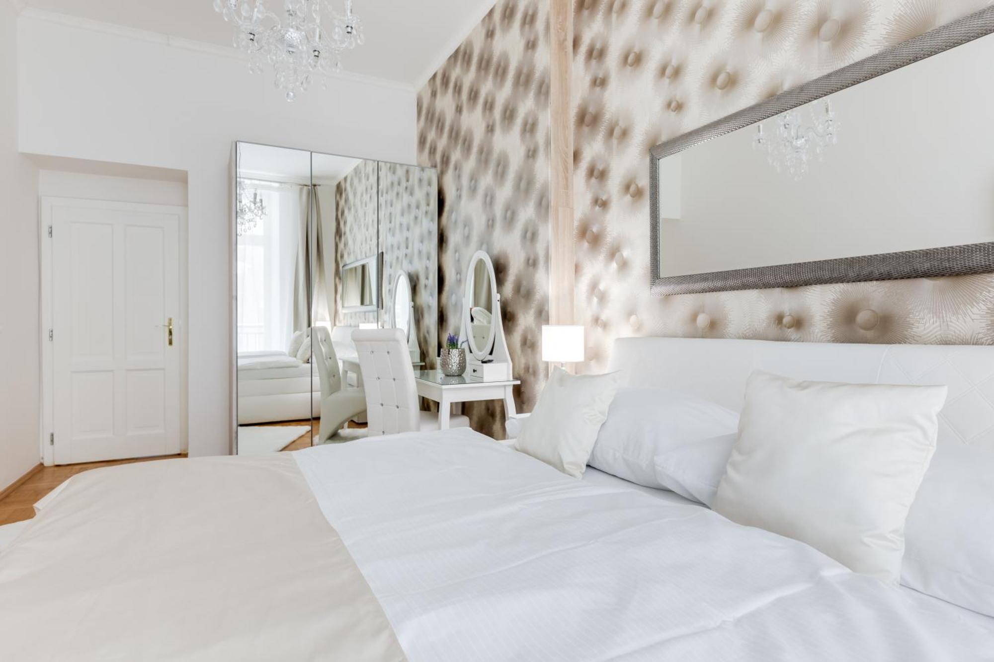 Luxury Riverside Apartments In The Center Of פראג מראה חיצוני תמונה